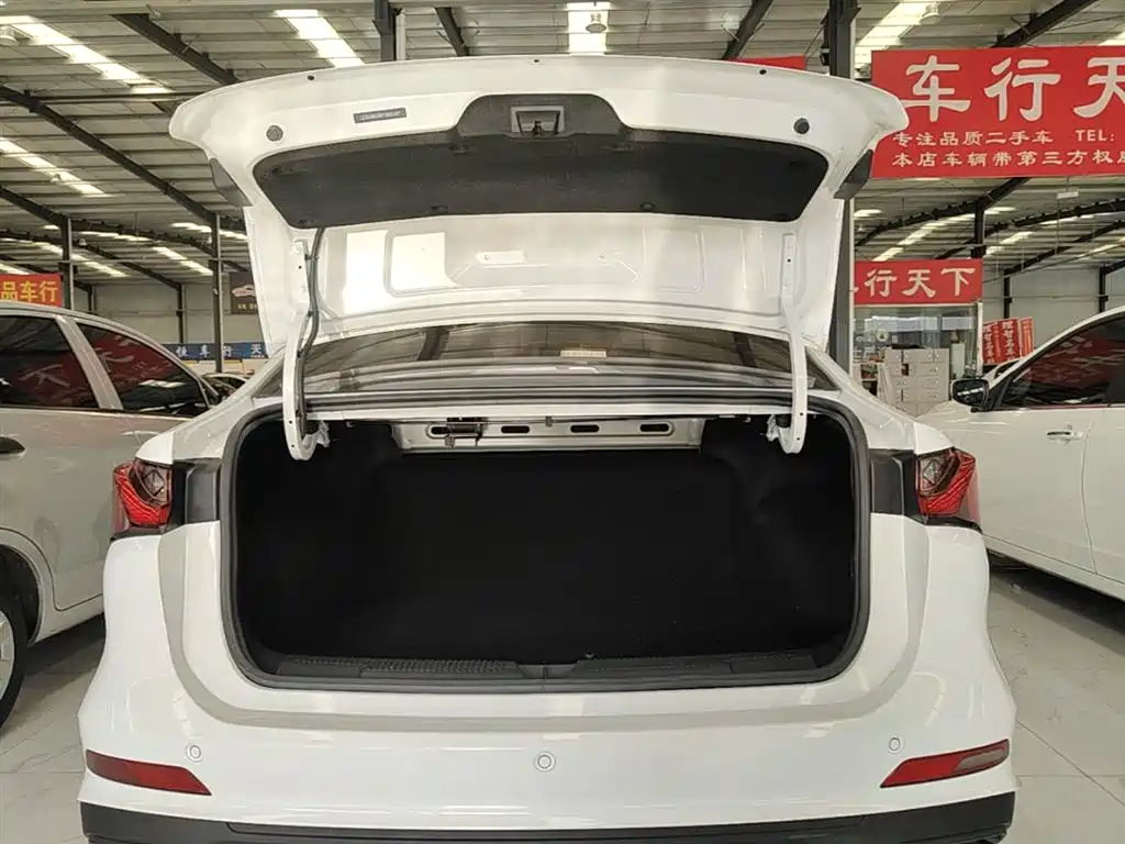 Roewe i5 2025 — фото 19