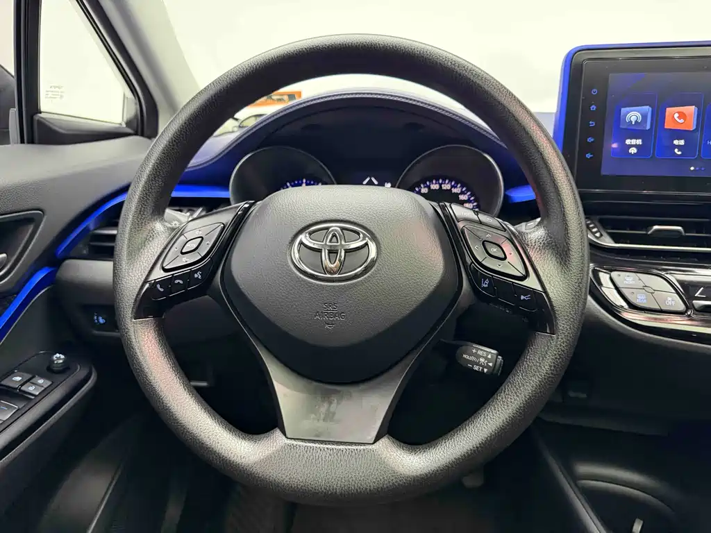 Toyota C-HR 2023 — фото 15
