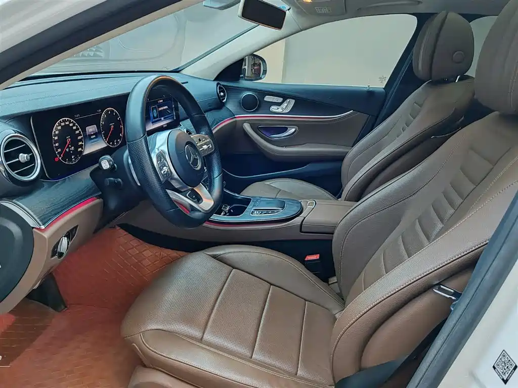 Mercedes-Benz E-Class 2019 — фото 15