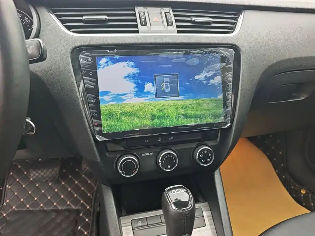 Skoda Octavia 2016 — фото 13