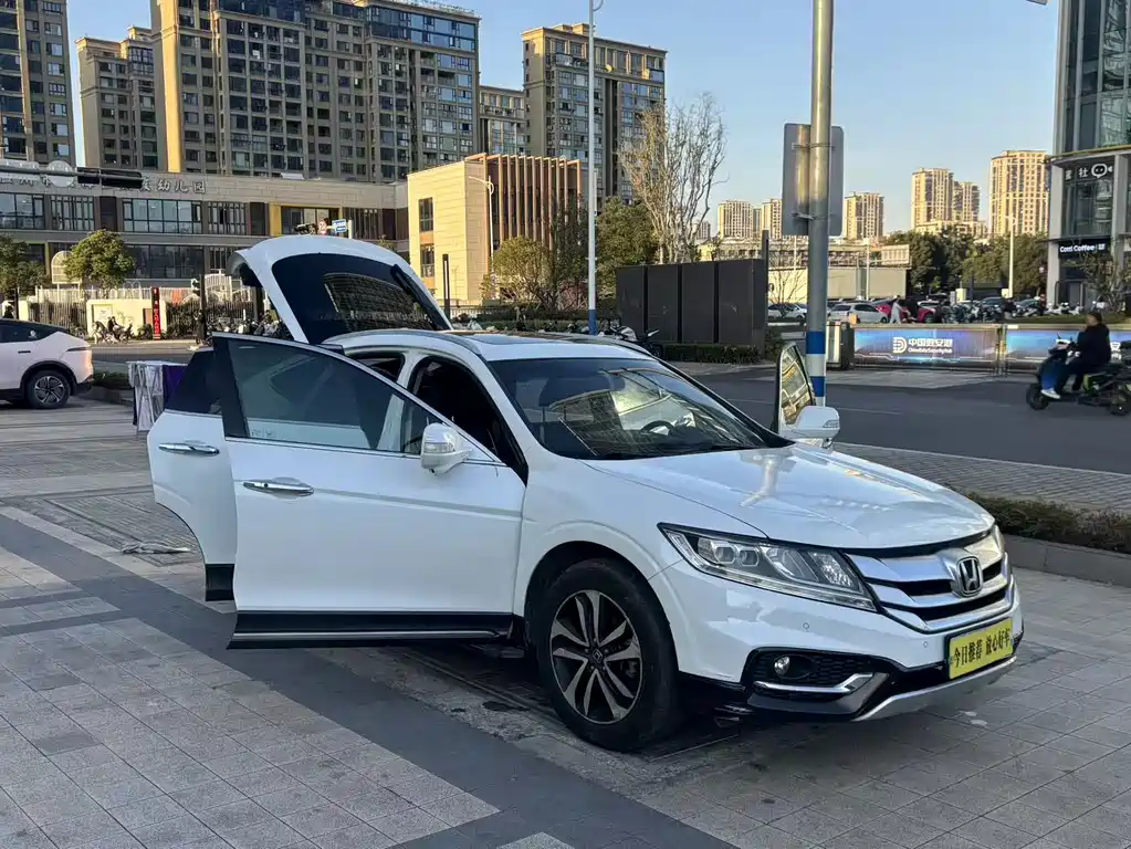 Honda Crosstour 2016 — фото 16