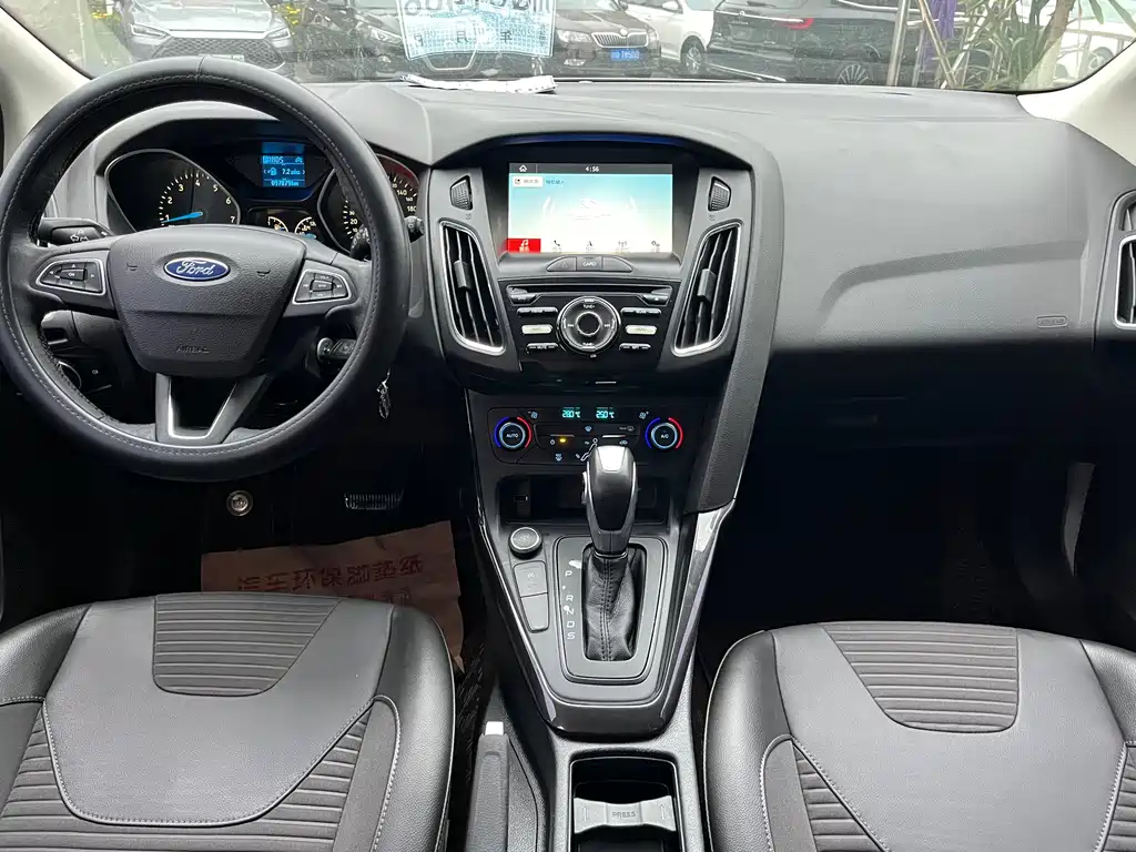 Ford Focus 2017 — фото 10