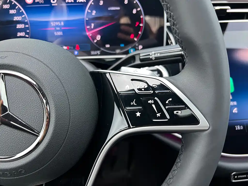 Mercedes-Benz E-Class 2025 — фото 31