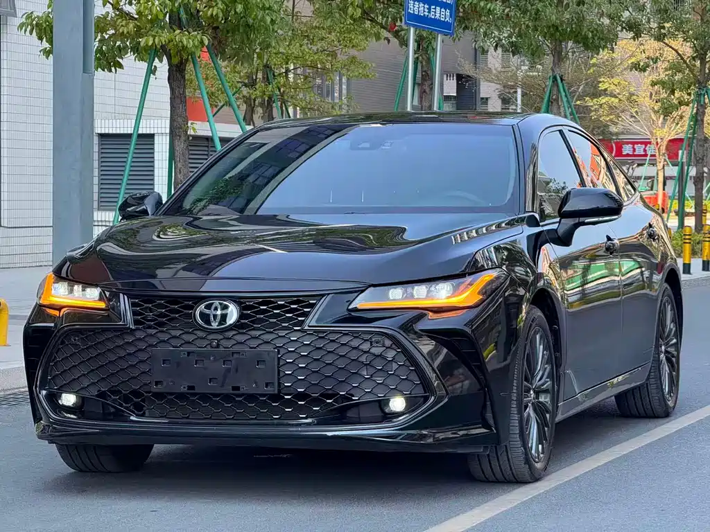 Toyota Avalon 2023 — фото 1