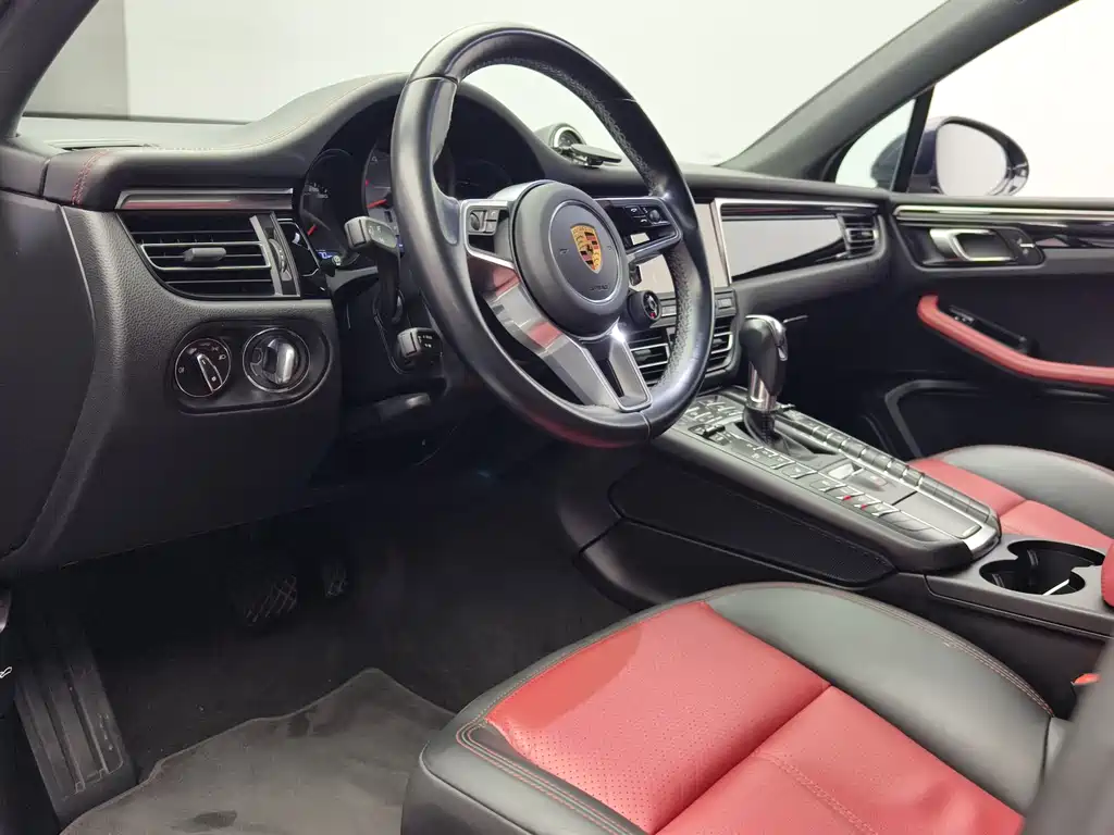 Porsche Macan 2020 — фото 13
