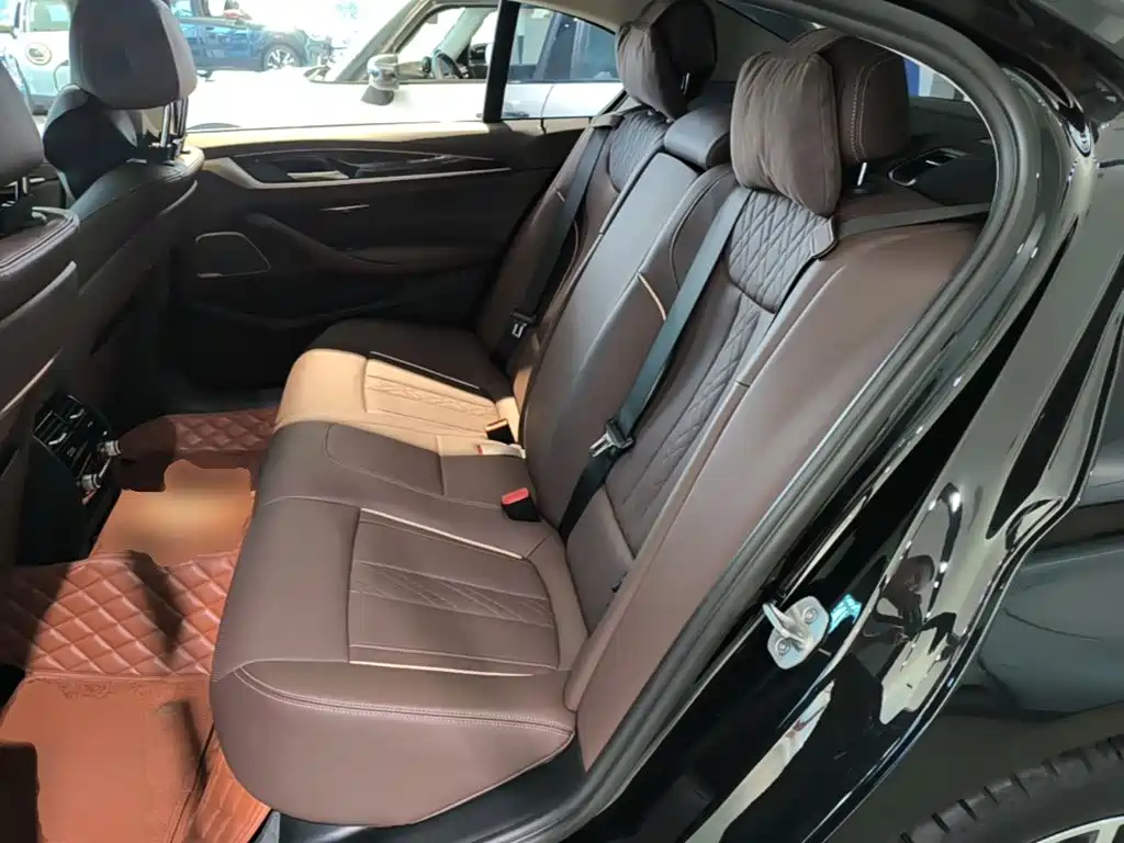 BMW 5 Series 2022 — фото 17
