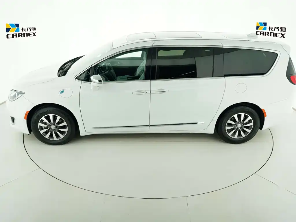 Chrysler Grand Voyager PHEV 2025 — фото 4