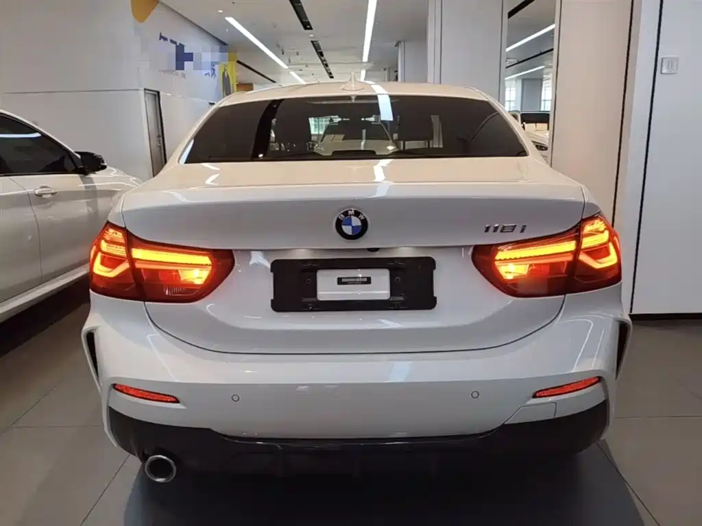 BMW 1 Series 2019 — фото 6