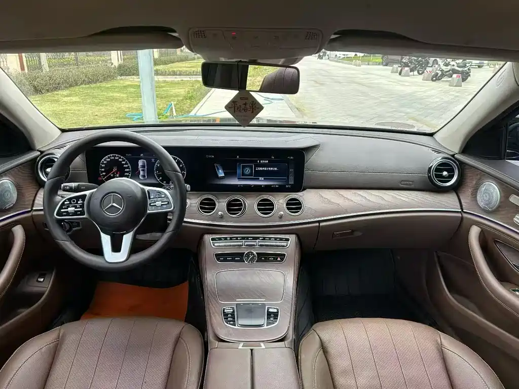 Mercedes-Benz E-Class 2019 — фото 6
