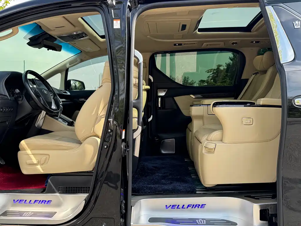 Toyota Vellfire 2020 — фото 10