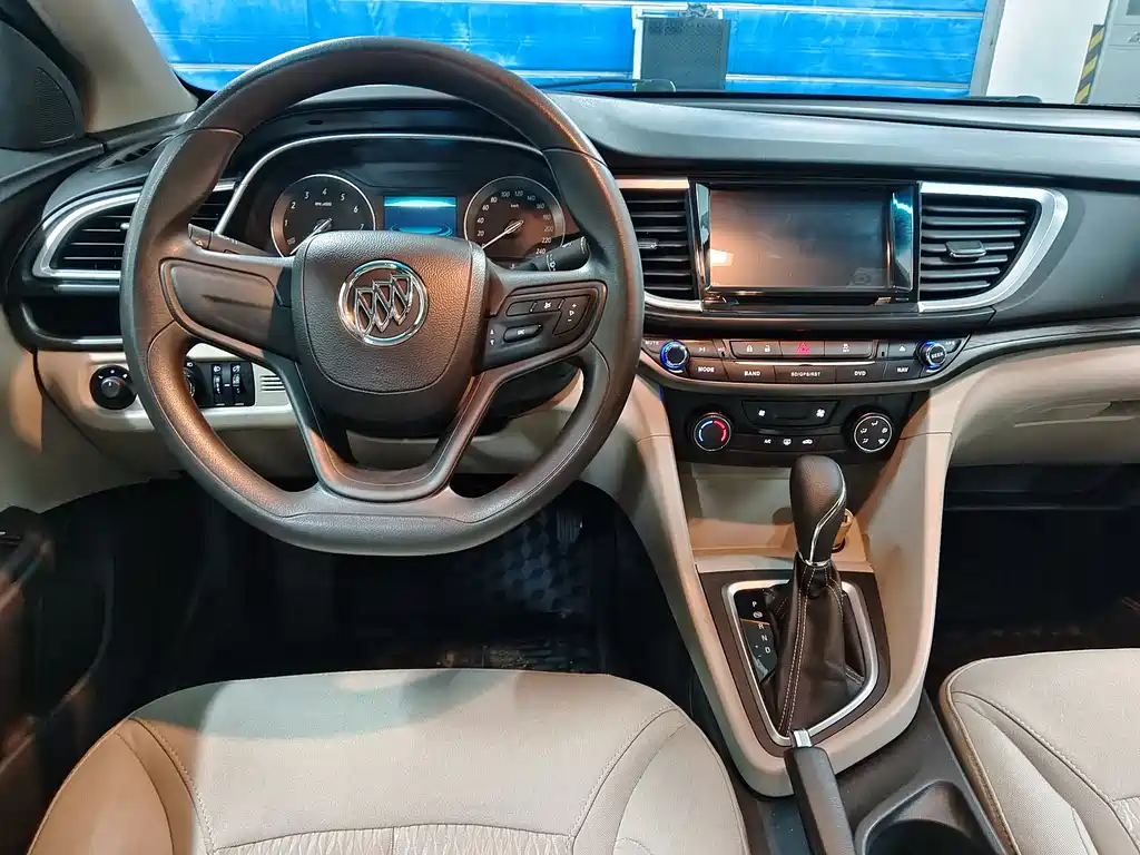 Buick Excelle 2015 — фото 9