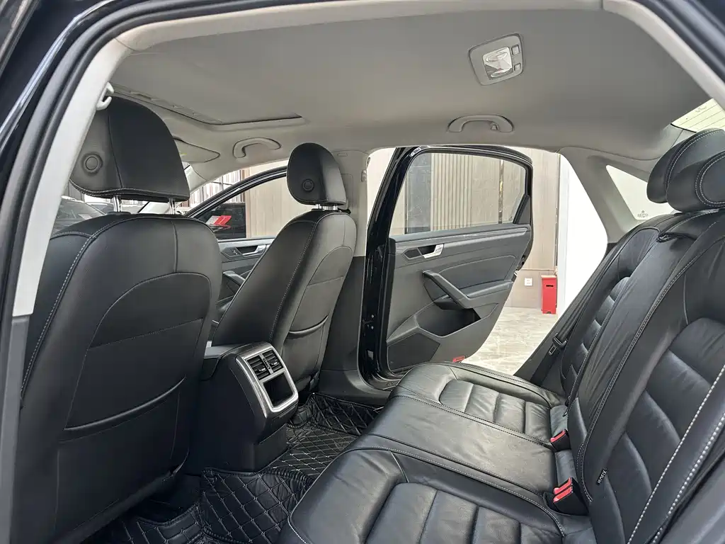 Volkswagen Passat 2019 — фото 15