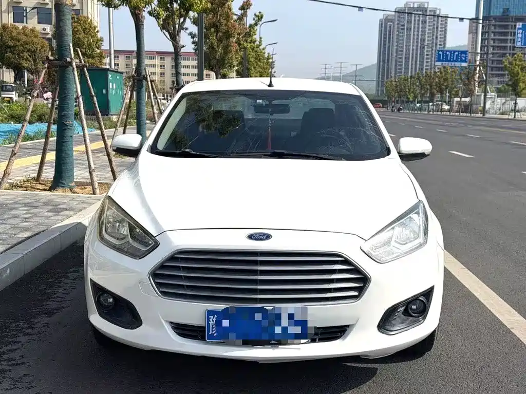 Ford Escort 2015 — фото 2
