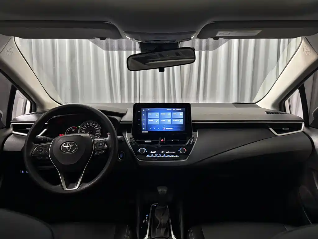 Toyota Corolla 2022 — фото 11