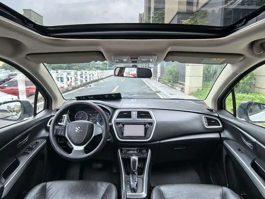 Suzuki S-Cross 2015 — фото 19