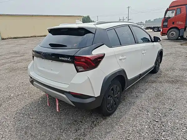 Toyota Yaris L 2022