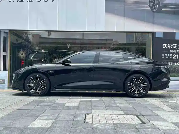Lynk & Co 10 2026