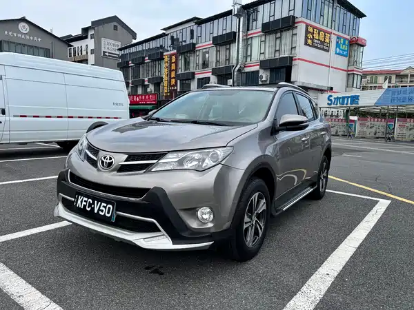 Toyota RAV4 2015