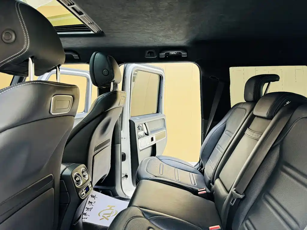 Mercedes-Benz G-Class 2023 — фото 12