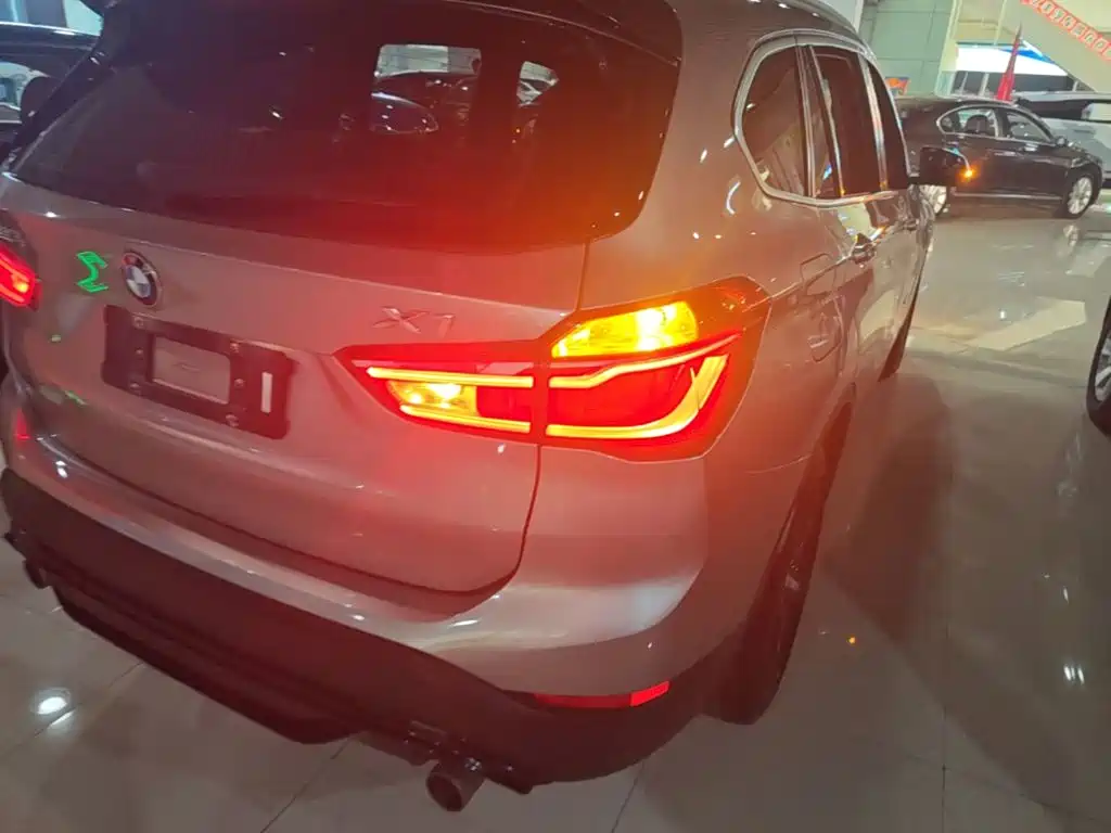 BMW X1 2018 — фото 8