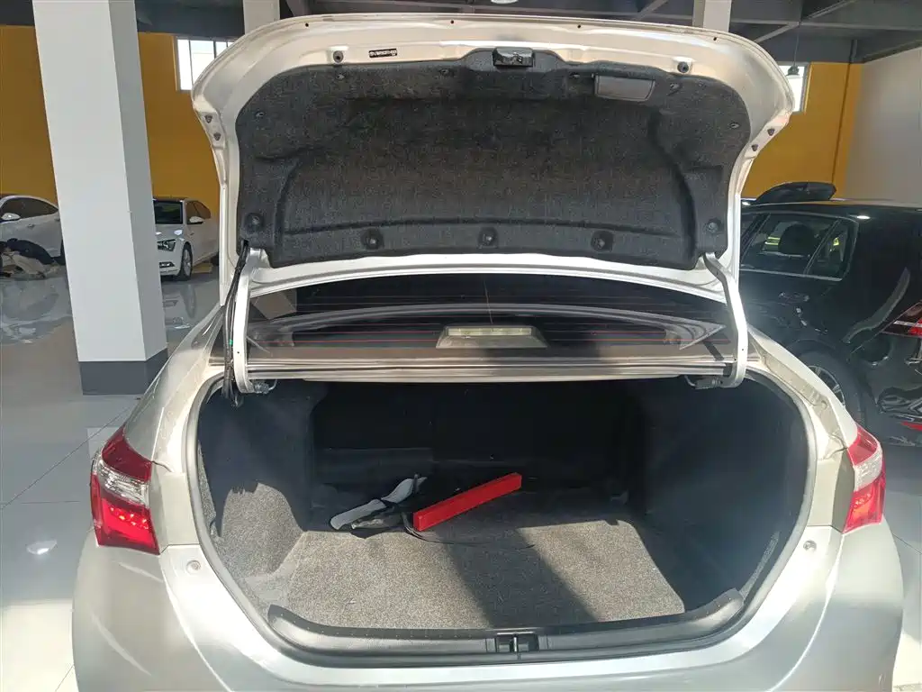 Toyota Corolla 2015 — фото 15