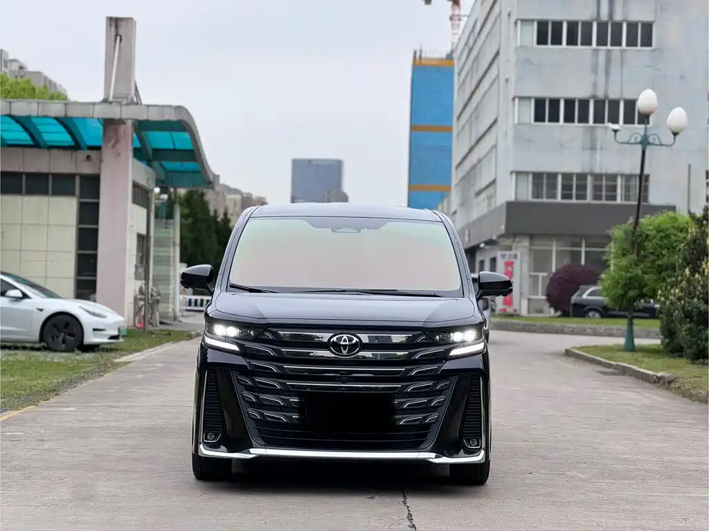 Toyota Vellfire 2023 — фото 2