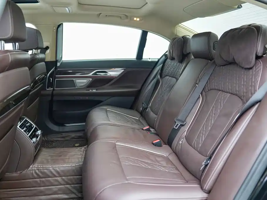 BMW 7 Series 2020 — фото 14