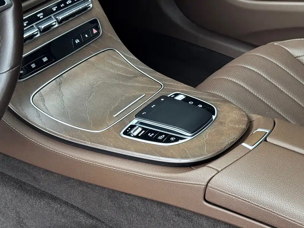Mercedes-Benz E-Class 2021 — фото 23
