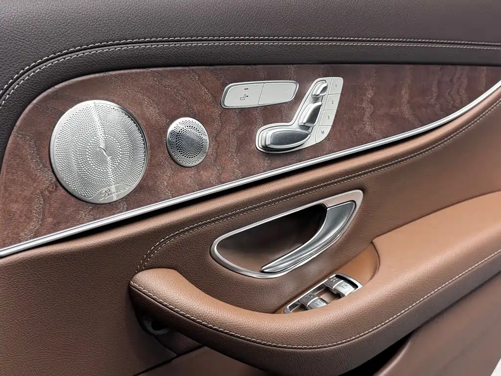 Mercedes-Benz E-Class 2021 — фото 11