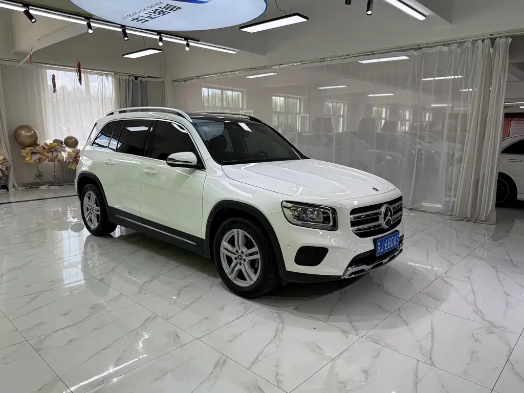 Mercedes-Benz GLB 2021