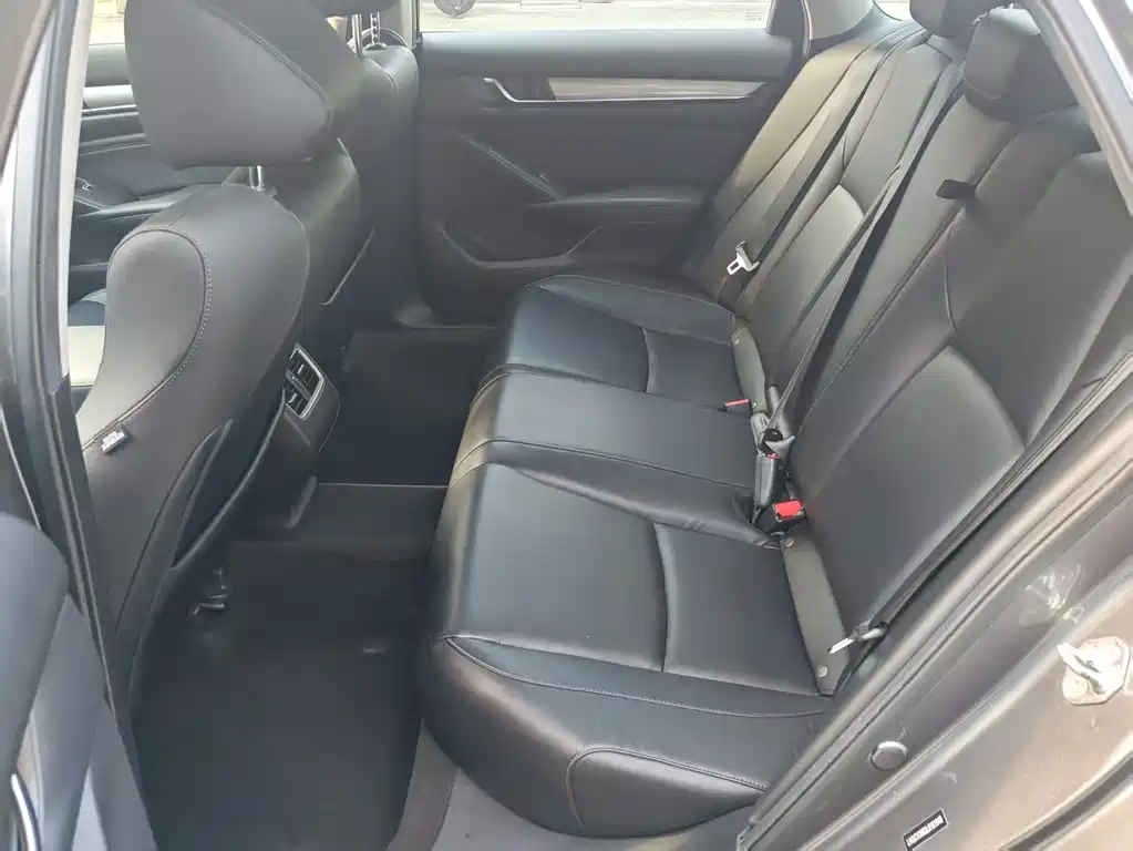 Honda Accord 2020 — фото 11