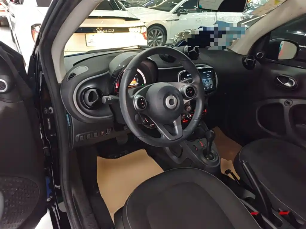 smart Fortwo 2019 — фото 10