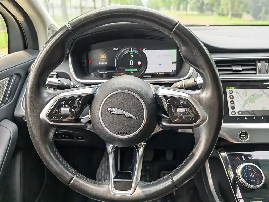 Jaguar I-PACE 2019 — фото 15