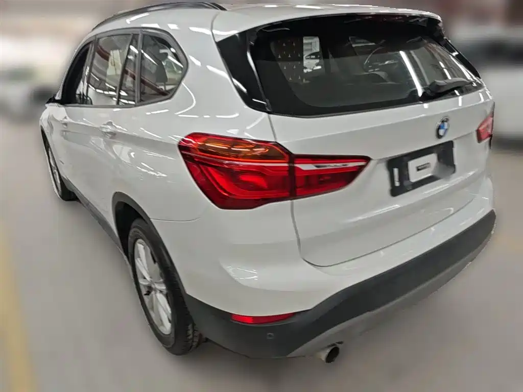BMW X1 2017 — фото 9