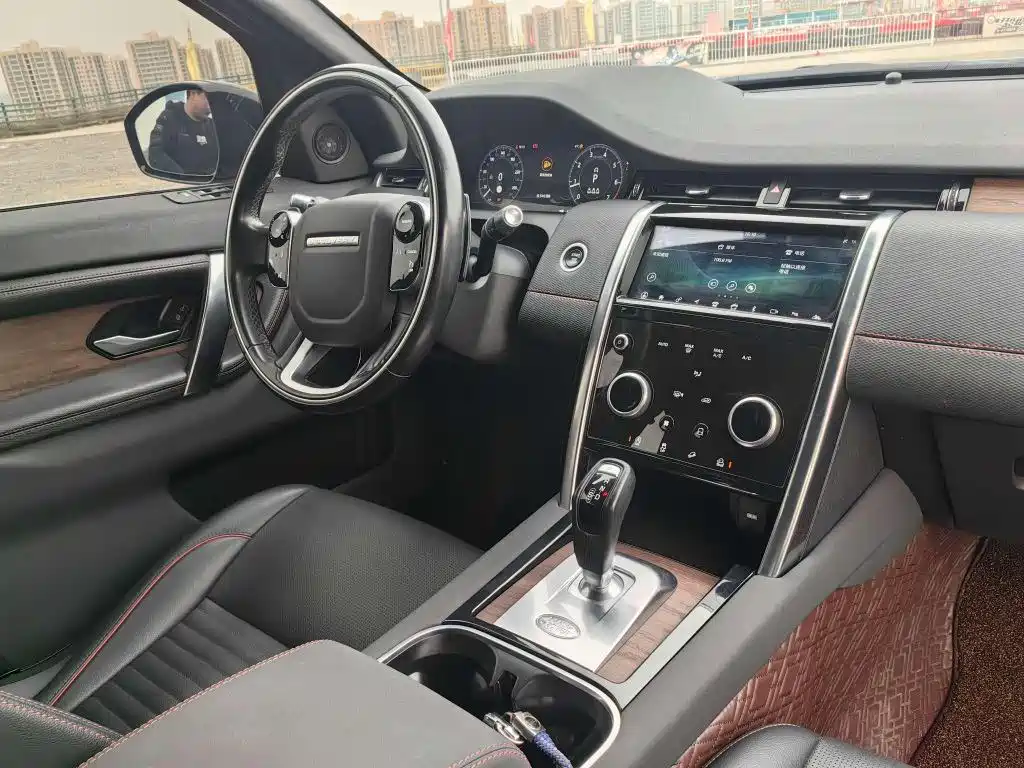 Land Rover Discovery Sport 2020 — фото 7