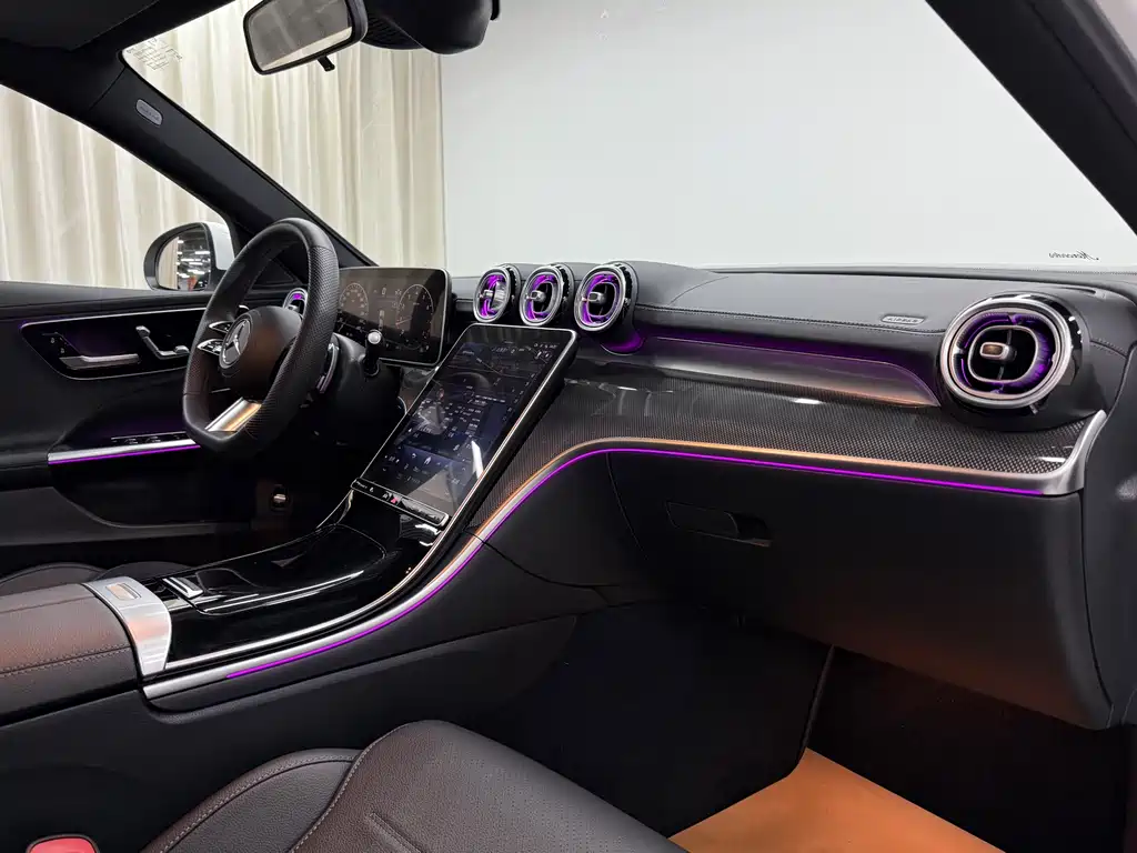 Mercedes-Benz C-Class 2024 — фото 12