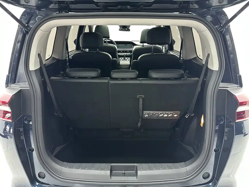 GAC Trumpchi M6 2022 — фото 17