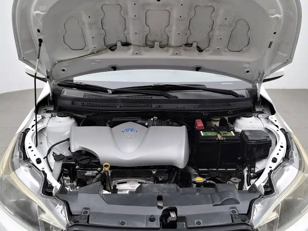 Toyota Yaris L 2014