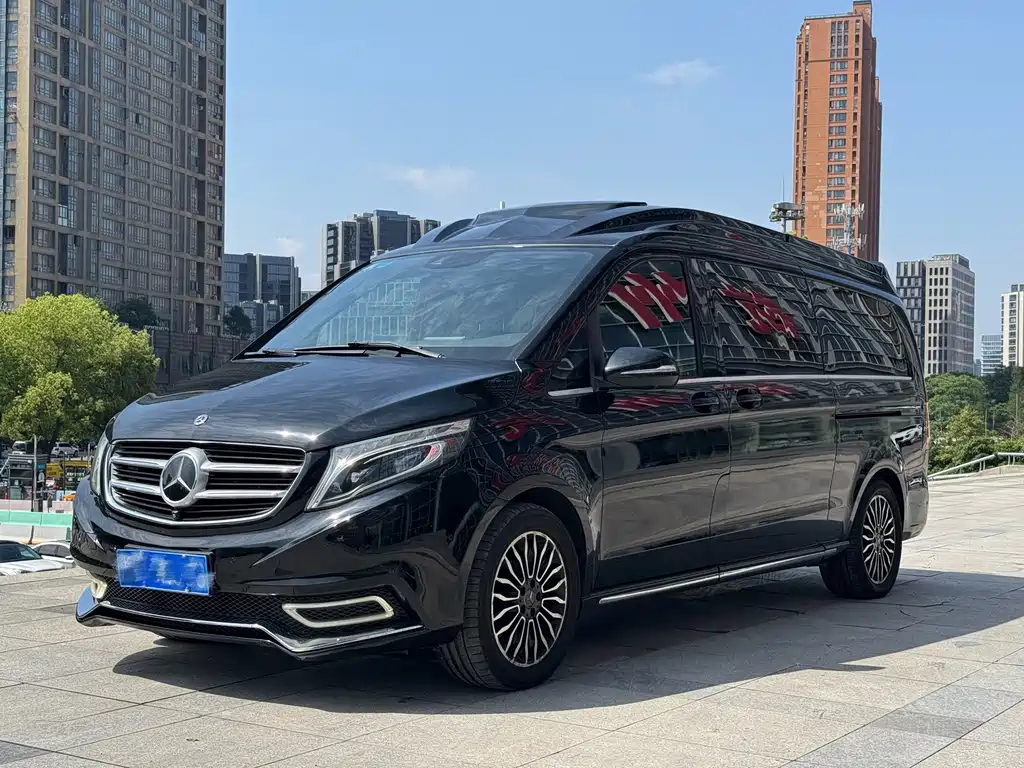 Mercedes-Benz V-Class 2018 — фото 1