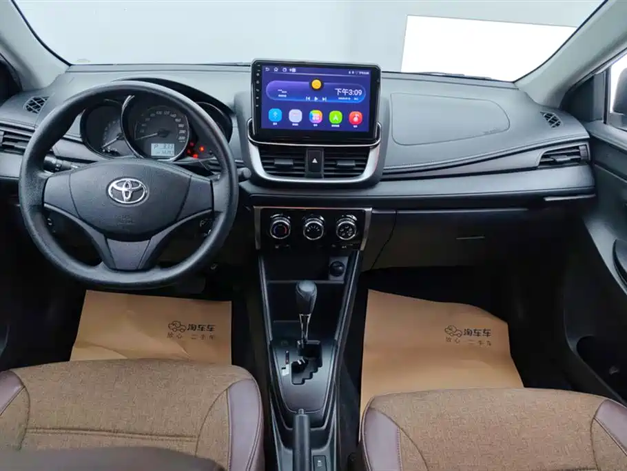 Toyota Yaris L 2020 — фото 12