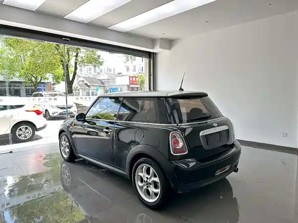 MINI 2012