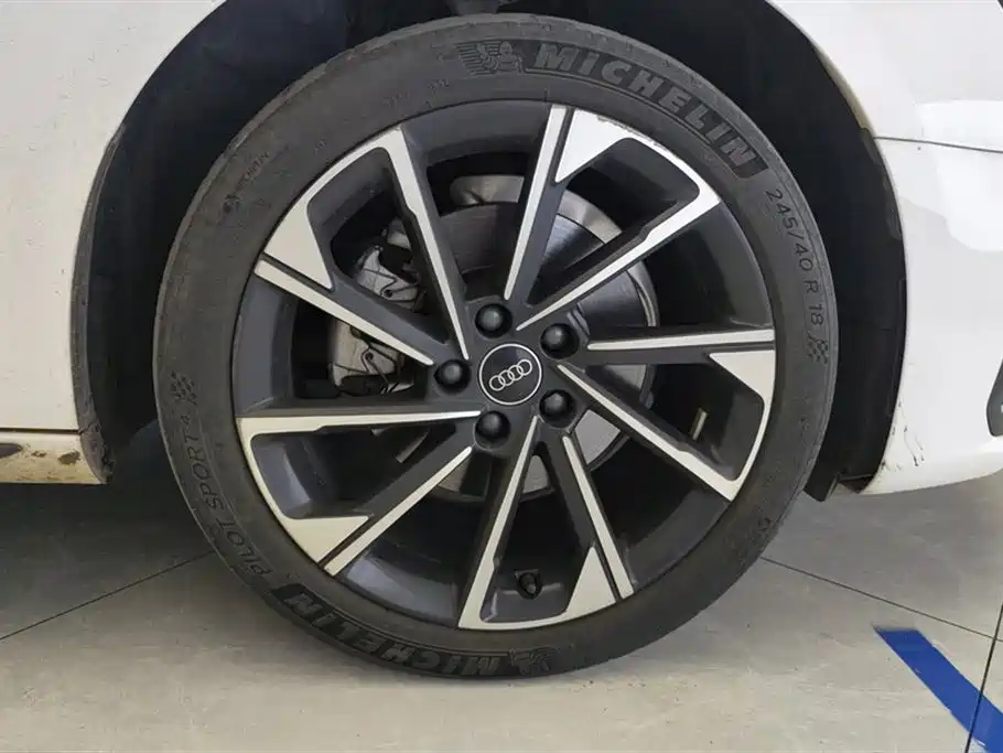Audi A4L 2023