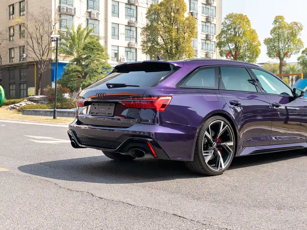 Audi RS 6 2022 — фото 12