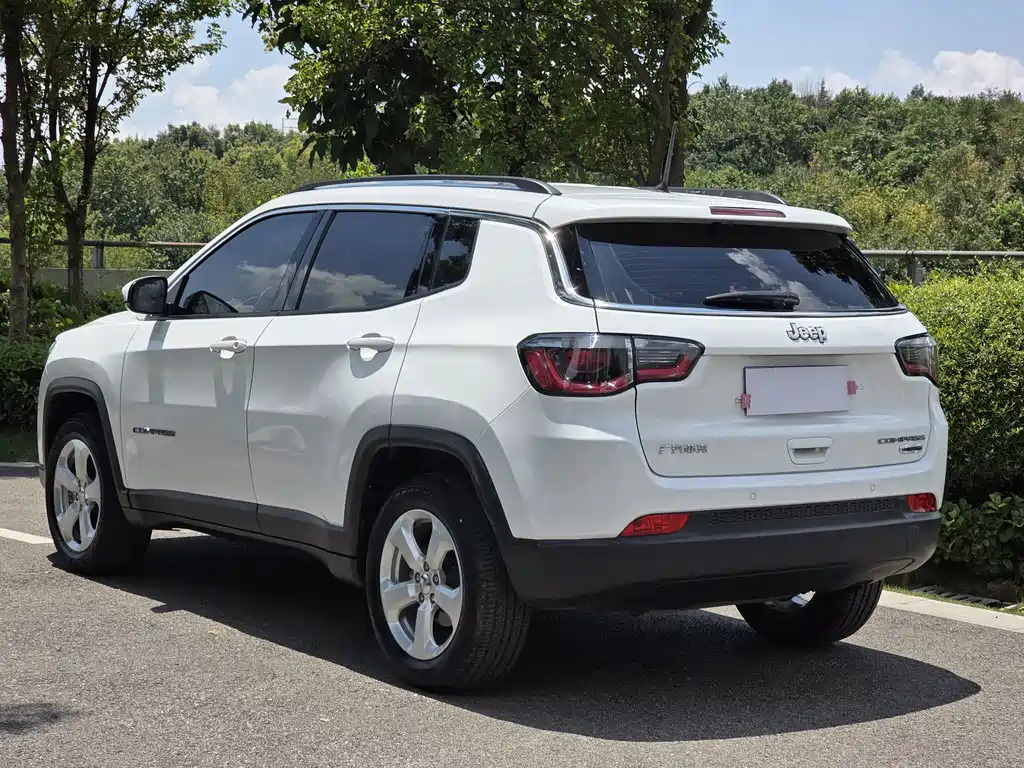 Jeep Compass 2017 — фото 7