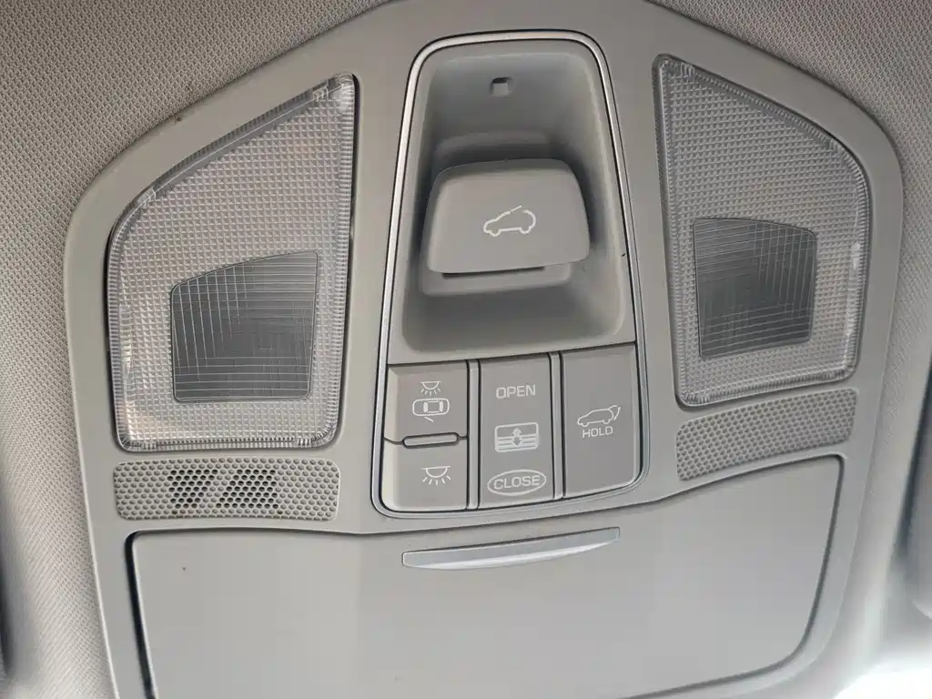 Hyundai Santa Fe 2018 — фото 27