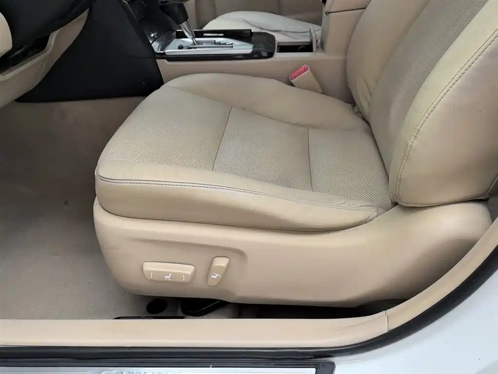 Toyota Camry 2013 — фото 20
