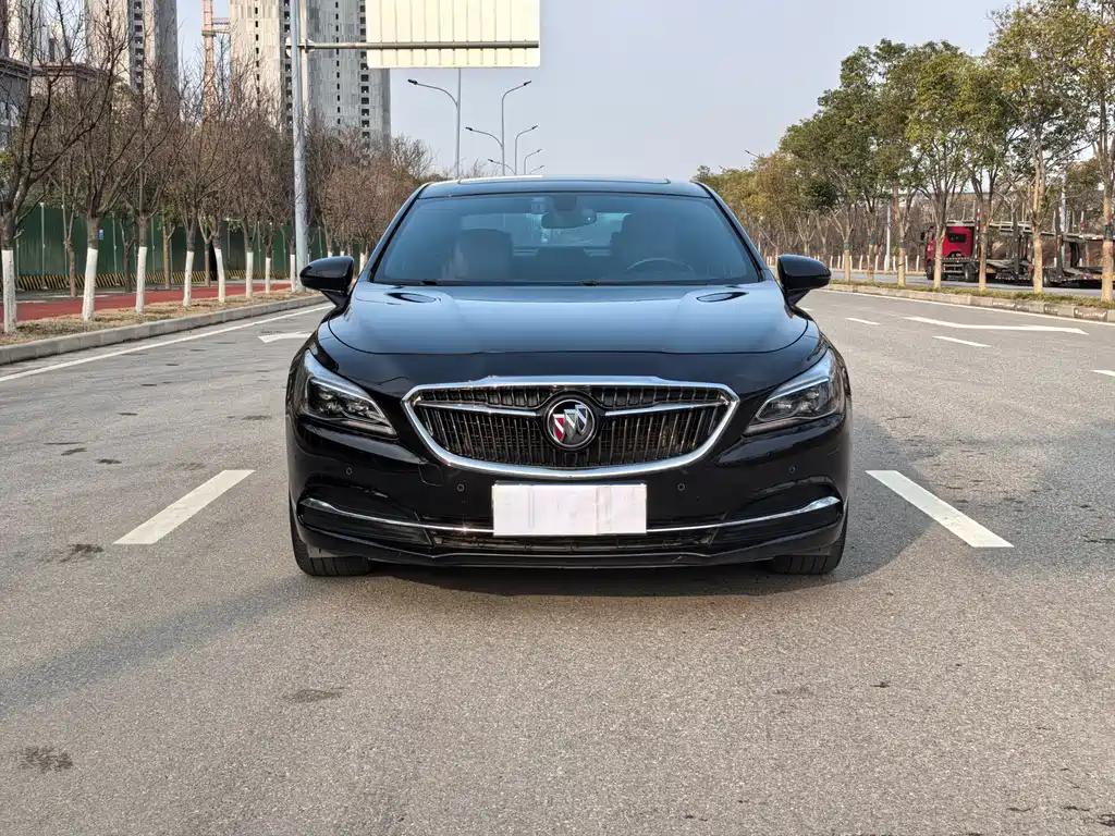 Buick LaCrosse 2019 — фото 2
