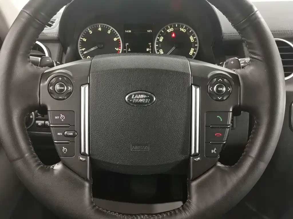 Land Rover Discovery 2015 — фото 8