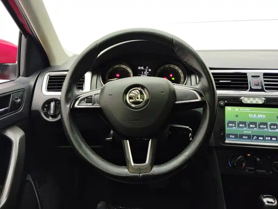 Skoda Rapid Spaceback 2019 — фото 15