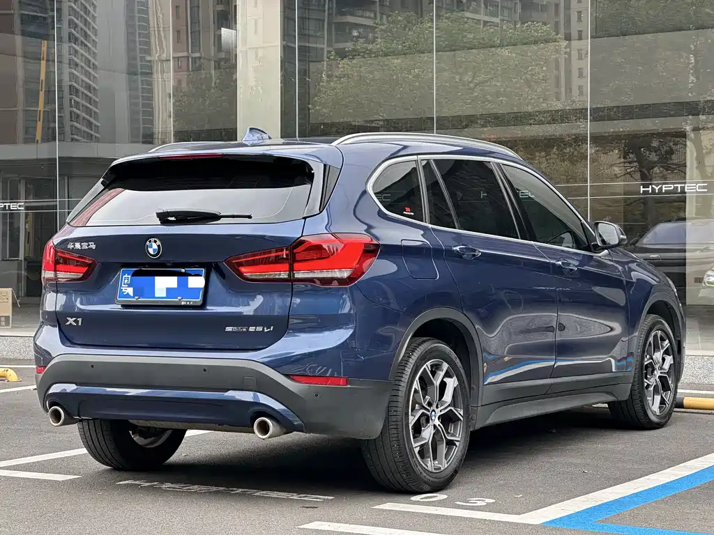 BMW X1 2021 — фото 9